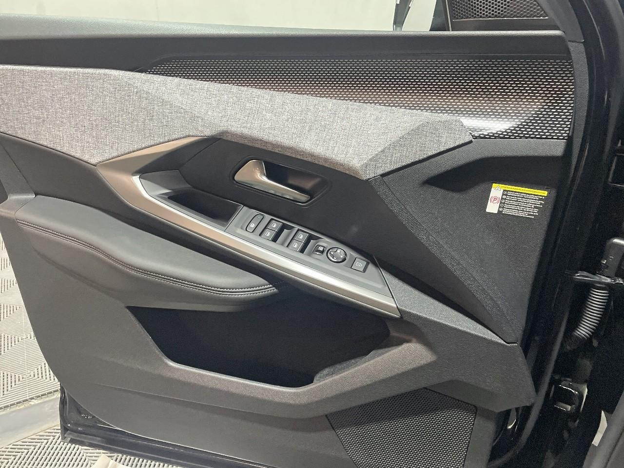 Peugeot 5008 hybrid 145 e-dcs6 gt — photo 25