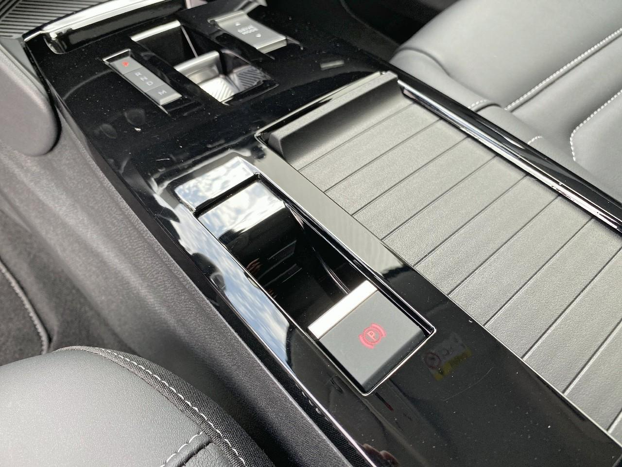 Citroën C4 puretech 130ch s&s shine pack eat8 — photo 17