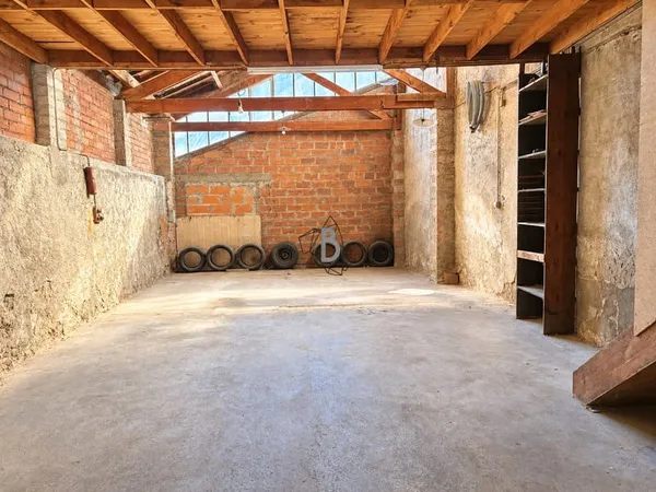 GARAGE - 111 m2 - HYPERCENTRE DE CARMAUX