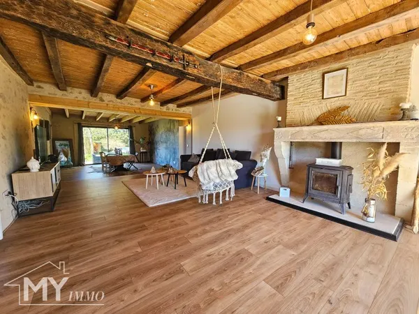 MONTCARET : Charmante maison en pierre avec vue sur la campagne