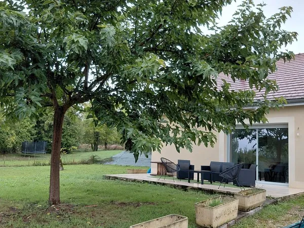 Maison 2 chambres centre Meyssac
