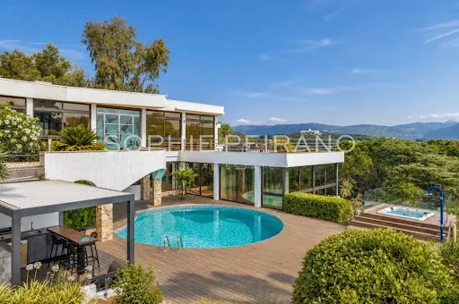 Villa 7 pièces 400 m²