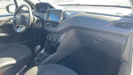 Peugeot 208 1.2 PureTech 82 - Active – 2019 – 32567 km – Essence – Boîte Manuelle — photo 41