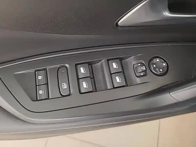 Peugeot 408 puretech 130 ch s&amp;s eat8 — photo 24