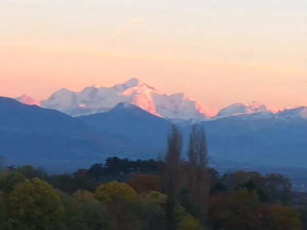 Maison individuelle 148 m² - Vue panoramique Mont-Blanc & Alpes - Proche Divonne / Genève