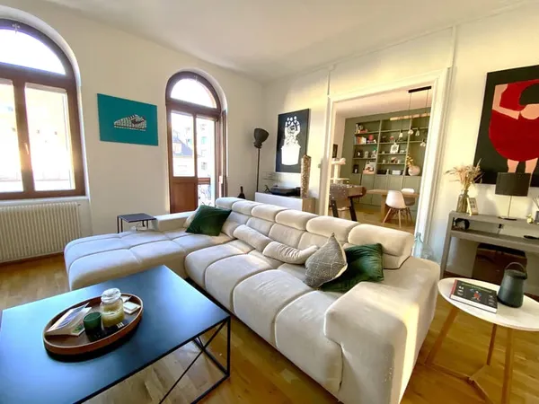 Neudorf, Place du Marché Appartement de caractère de 115 m