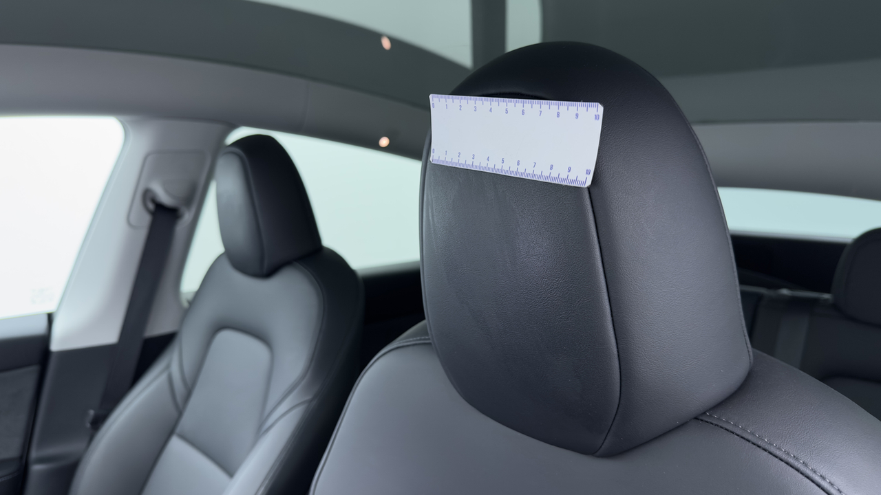 Tesla MODEL Y Standard RWD — photo 38