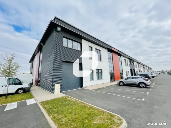 Local d'activité 1 369 m²