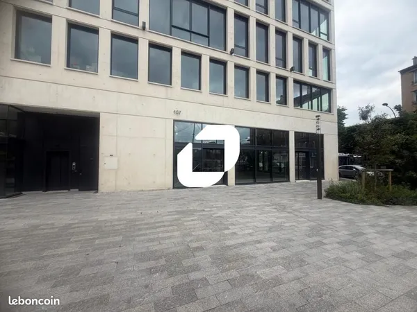 Local commercial 340 m²
