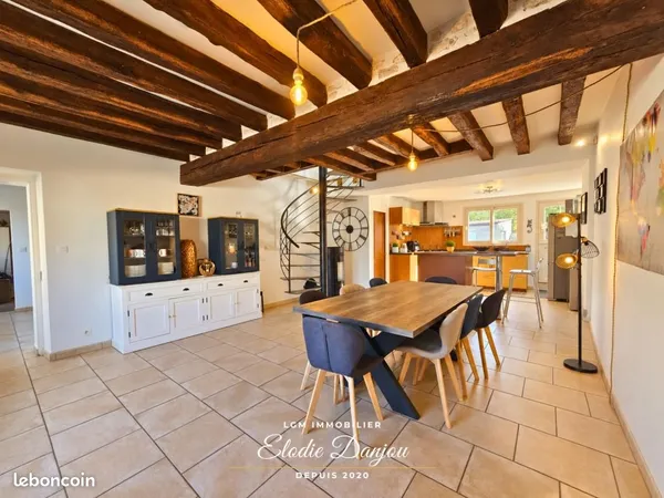 Maison 5 pièces 161 m²