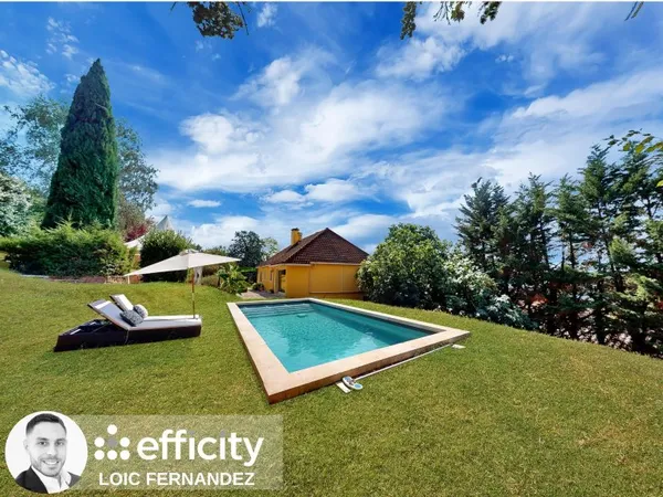Maison 5 pièces 221 m²