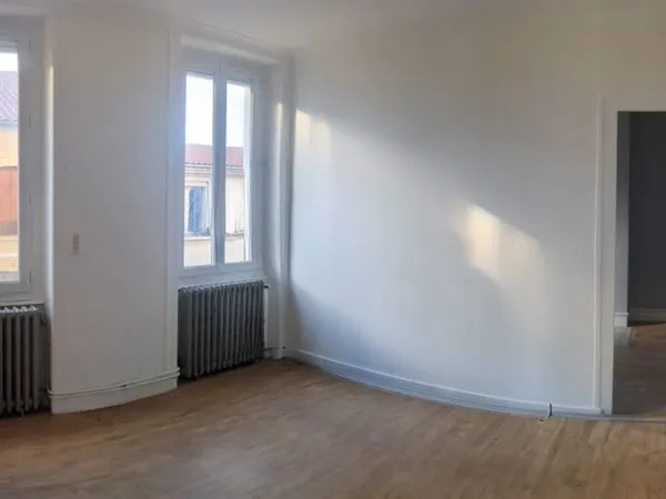 T4 traversant est/ouest avec jardin 67 m2 Quartier Tardy