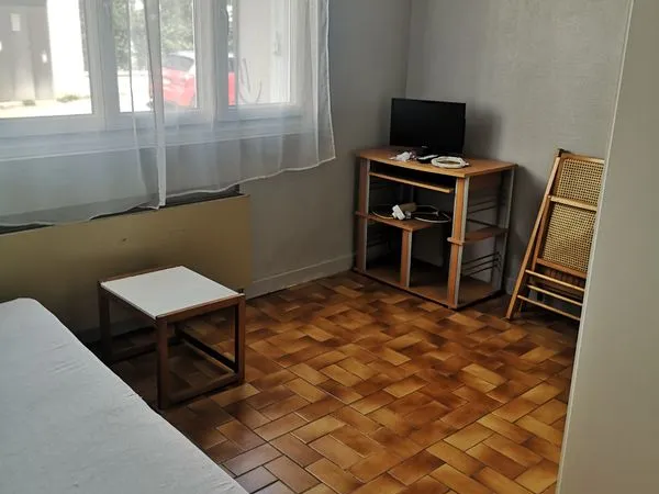 Studio 17m2 proche République/Drapeau - Cave + parking