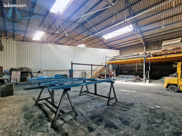 ENTREPOT - LOGISTIQUE 300 m² CASTAGNIERS