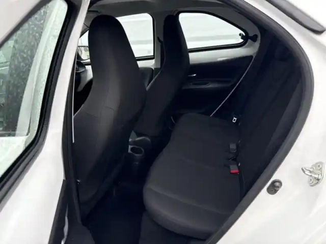 Toyota Aygo 1.0 vvt-i 72 dynamic — photo 16