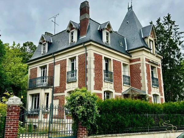 Maison de maître 10 pièces 240 m²