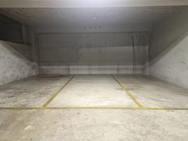 Garage et parking Vente Marseille 20500€