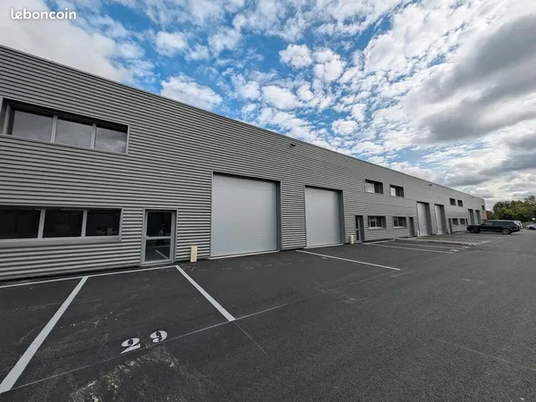 LOCAL D'ACTIVITE 261 m² SAINT BRICE COURCELLES
