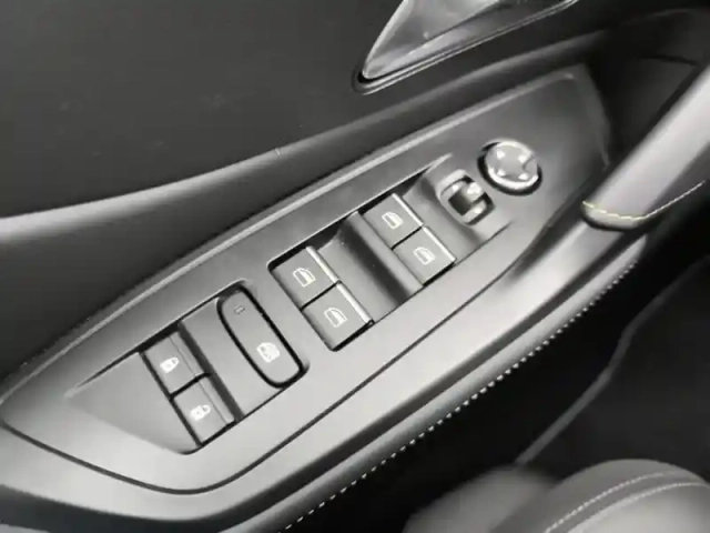 Peugeot 408 puretech 130 ch s&amp;s eat8 gt — photo 20