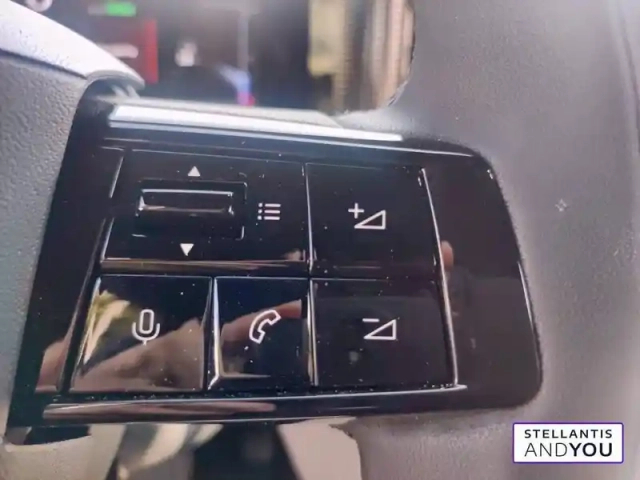 Lancia Ypsilon elettrica 156ch — photo 20
