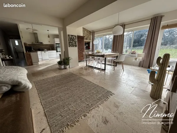 Villa 4 pièces 140 m²