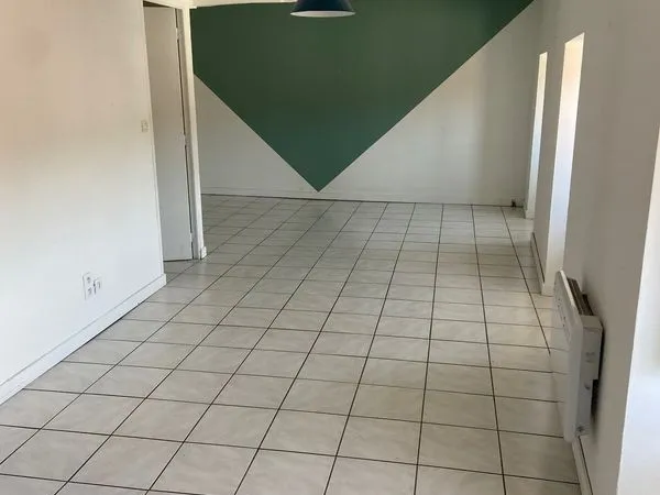 Appartement duplex T5 - 4 Chambres - 119m² au sol - 870 CC