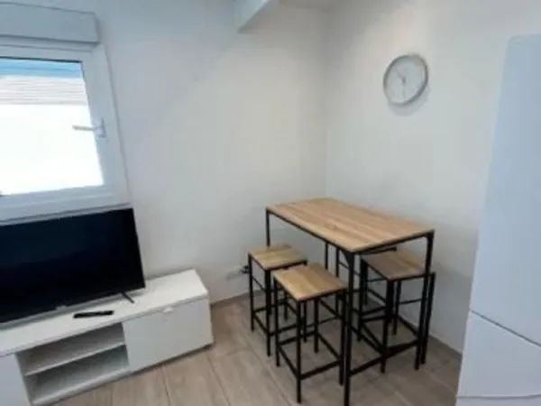 Appartement 39m² au 3 éme étage avec ascenseur meublé