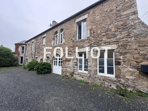 Superbe maison en pierre à vendre à Coutances - 8 pièces, 330 m²