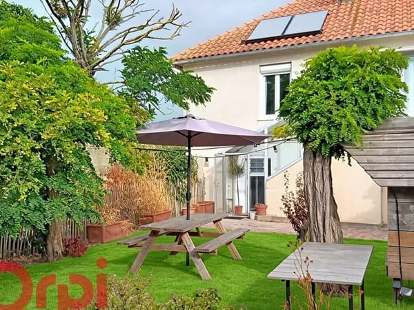 Maison 4 pièces 239 m²