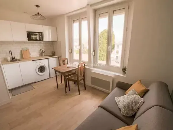 Studio 1 pièce 19 m²