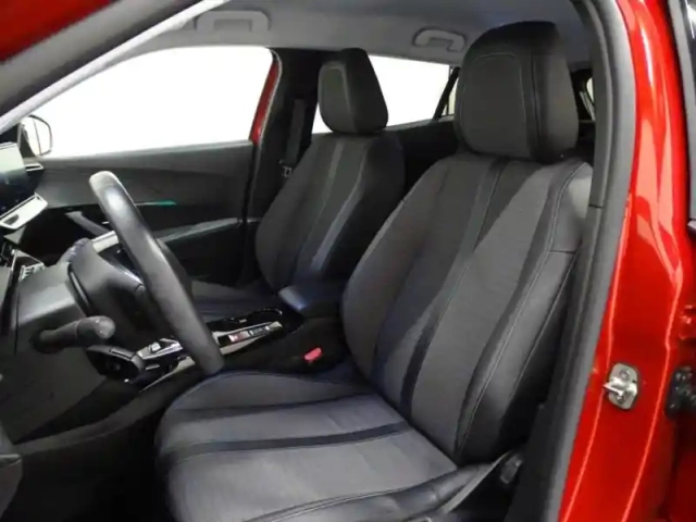 Peugeot 2008 e- 136ch allure business — photo 11