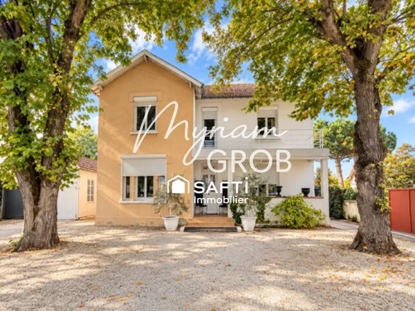 MONTAUBAN - MAISON DE VILLE DE CARACTÈRE - 140 M² - 3 CHAMBRES - TERRAIN 1 075 M² - PISCINE