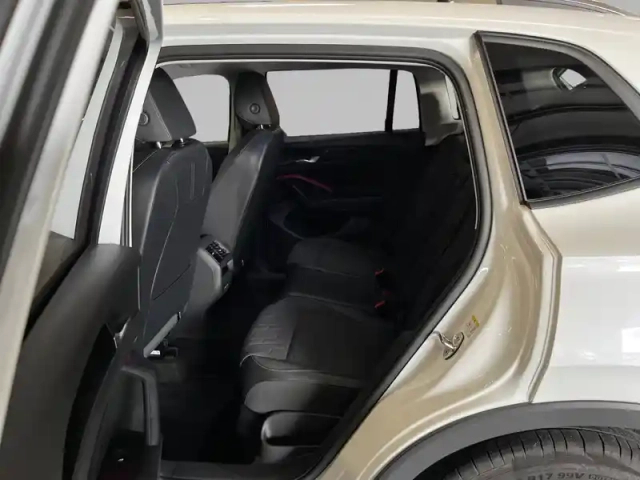 Volkswagen Tiguan 1.5 etsi 131ch dsg7 — photo 14