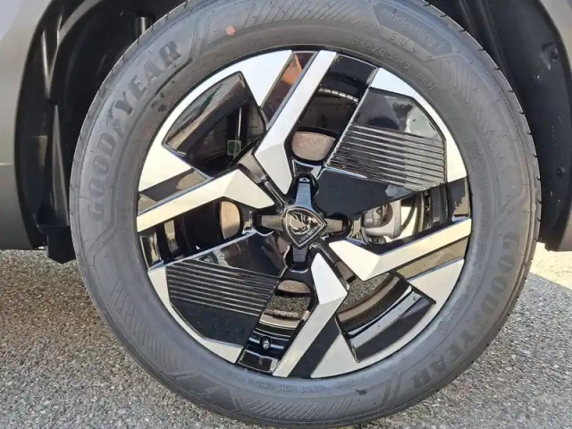 Peugeot 2008 electrique 54 kwh 156 ch — photo 23