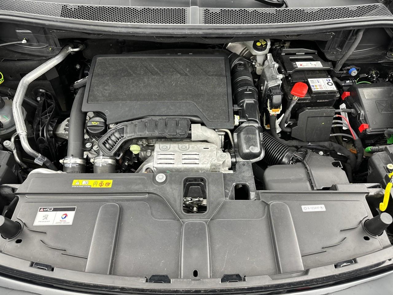 Peugeot 3008 puretech 130ch s&s eat8 allure pack — photo 13