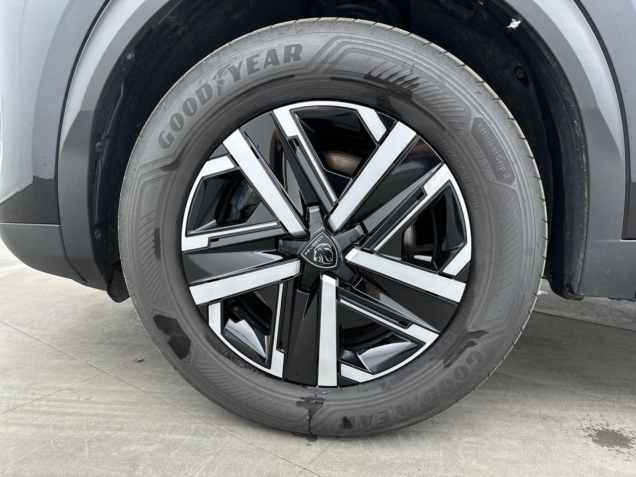Peugeot 2008 hybrid 145 e-dcs6 style — photo 14