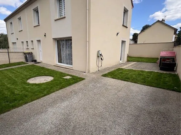 Maison récente (fin 2020) - 95 m² - 3 chambres - Borne de recharge pour voiture électrique