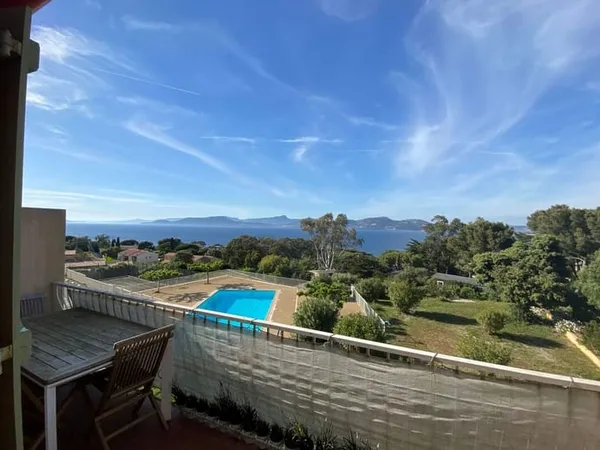 Giens - Rare Appartement avec double vue mer, en parfait état