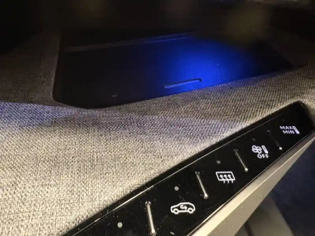 Peugeot 3008 hybrid 145 e-dcs6 — photo 20