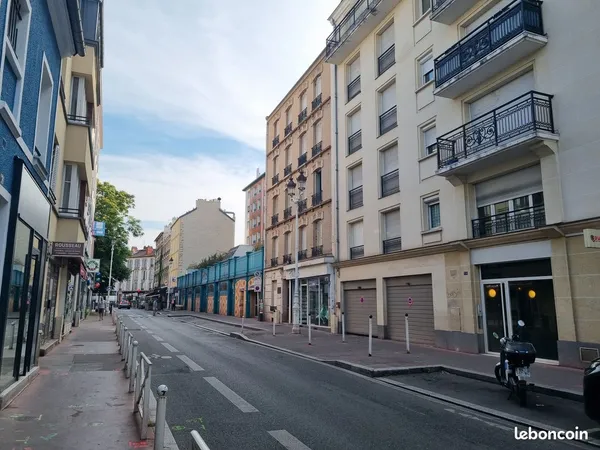 Place moto sécurisée - Mairie de Montrouge - 45 CC
