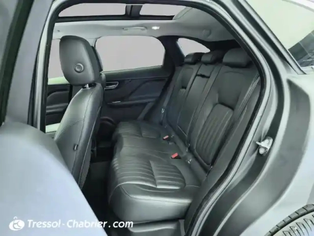 Jaguar F-Pace 2.0 d - 180 awd portfolio — photo 25