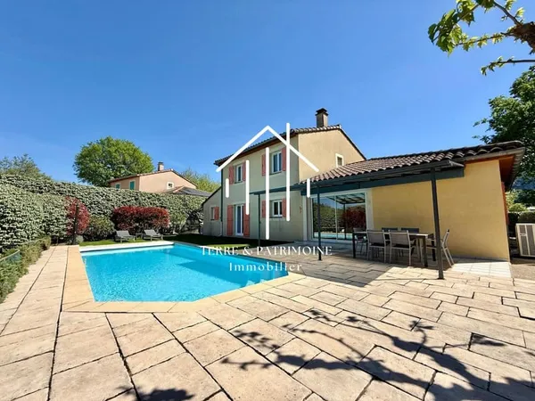 Villa avec piscine à Vallon-Pont-d'Arc