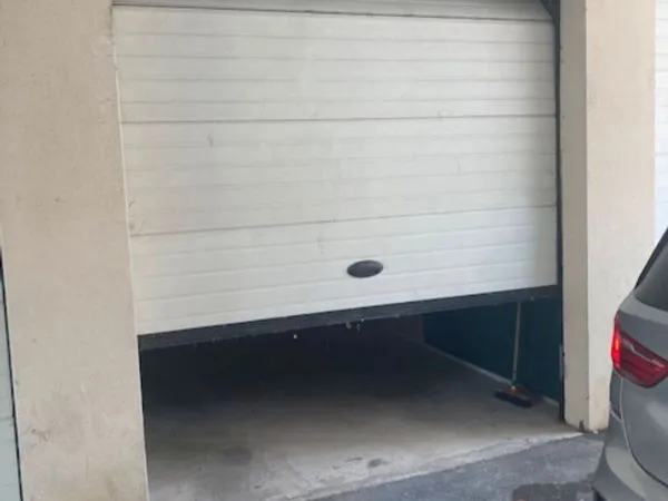 Parking/box 1 pièce 13 m²