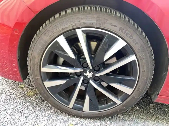 Peugeot 508 hybrid 225 e-eat8 — photo 31