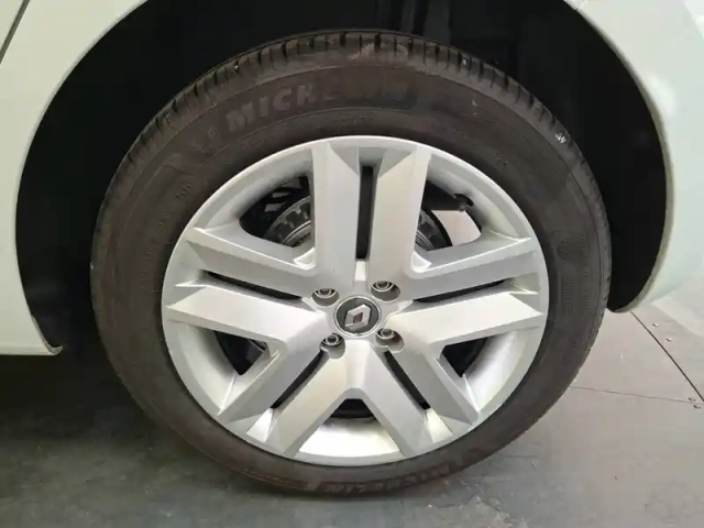 Renault Clio blue dci 100 - 21n — photo 17