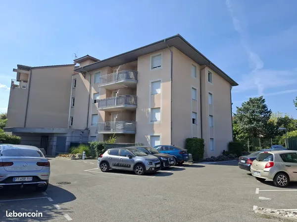 Appartement bien aménagé, fort agréable, grand balcon
