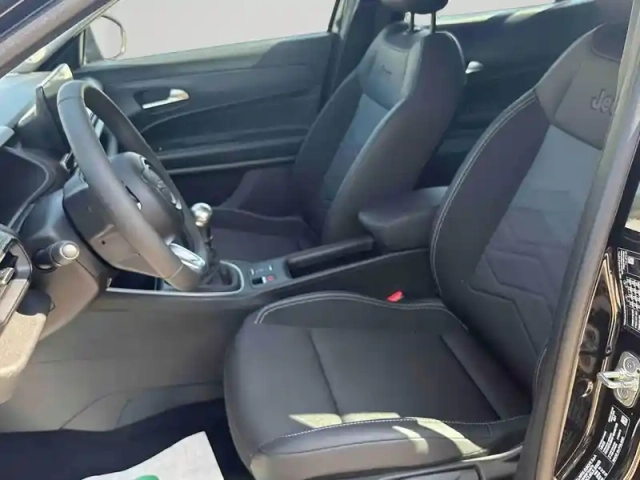 Jeep Avenger 1.2 turbo t3 100ch altitude — photo 11