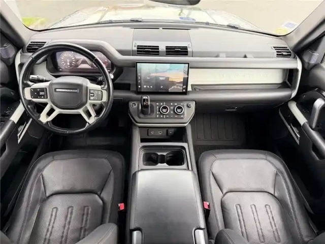 Land Rover Defender 110 d300 mhev bva8 x-dynamic — photo 10