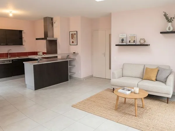 Appartement rez de jardin, 3 pieces 61,7 m2, jardin privatif, garage, parking