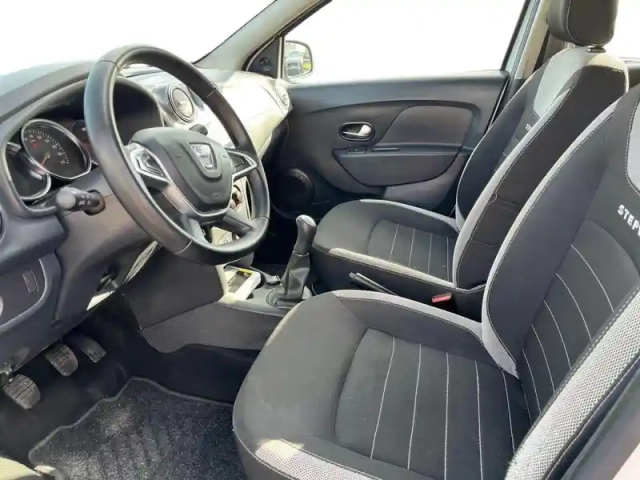 Dacia Sandero 1.0 sce 75ch urban stepway -18 — photo 8